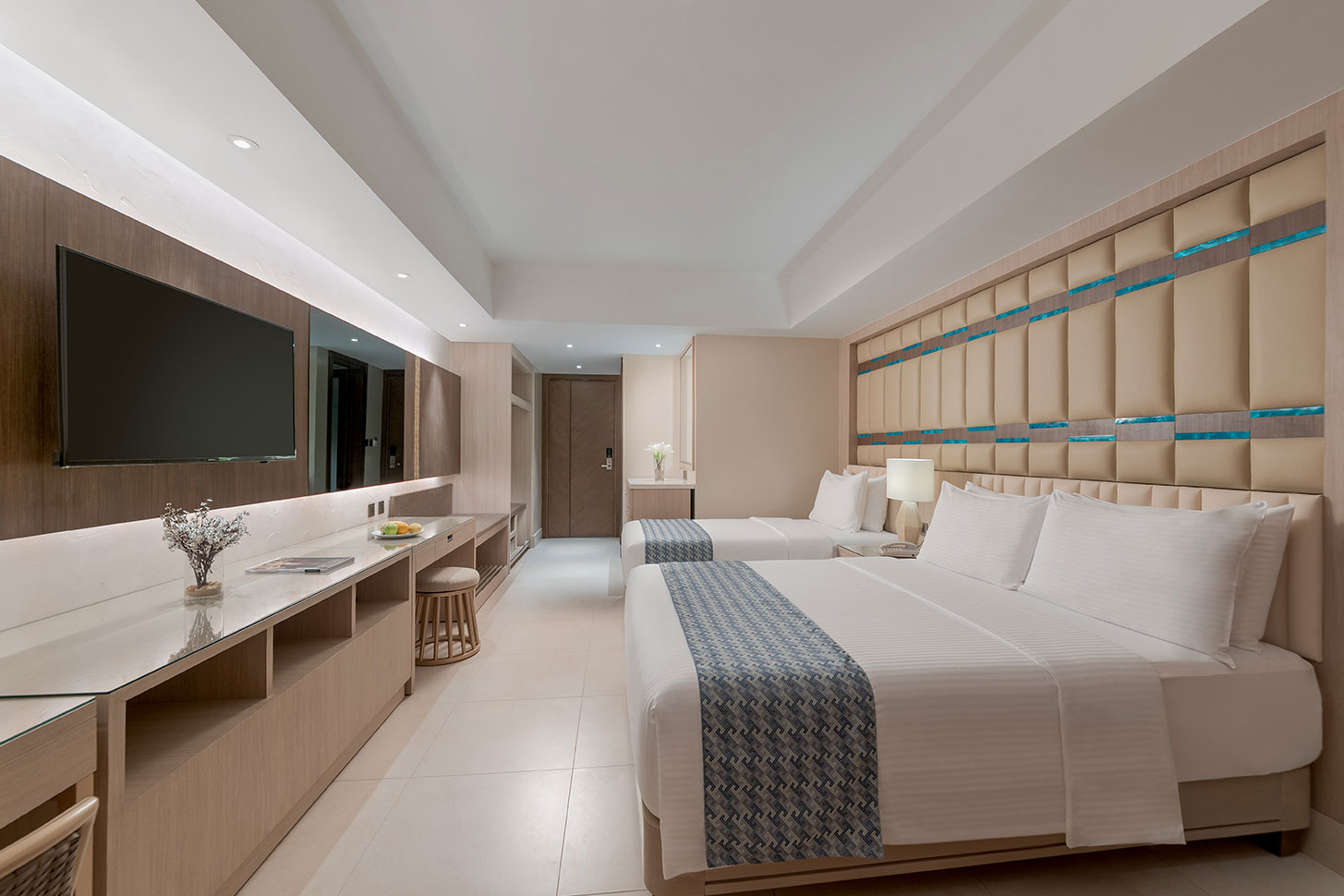 Deluxe with Direct Pool Access